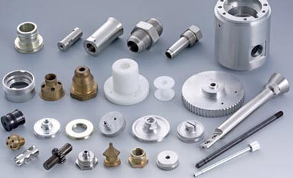 Differenza di costo tra i servizi di lavorazione CNC e la lavorazione manuale